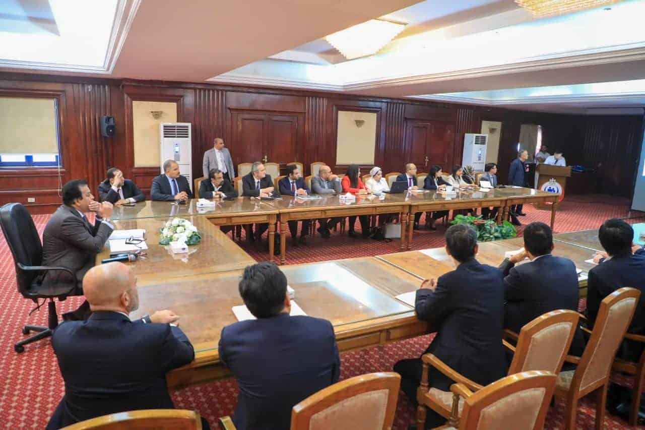 الصحة تبحث إنشاء مدينة طبية بجوار العاصمة الإدارية مع شركة صينية